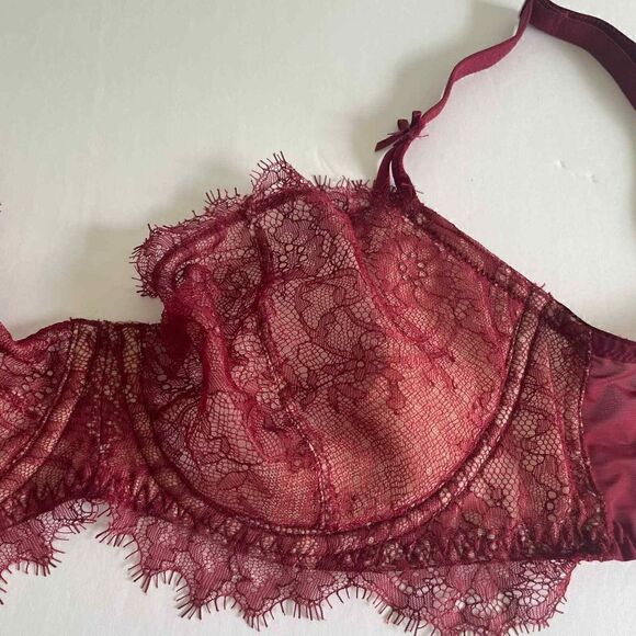 Victoria's Secret Dream Angels Push Up without Padding Red Lace Bra Size 32DD - Picture 2 of 7